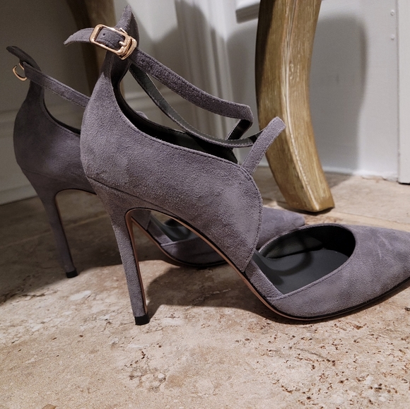 Made in Italy Grey Suede Pumps - Picture 4 of 6